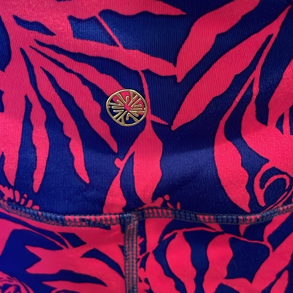 Never worn super cute Lilly Pulitzer luxletic pants! - Picture 5 of 5
